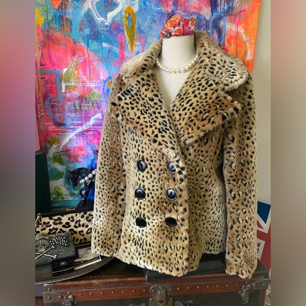 GORGEOUS Faux Fur LEOPARD COAT Double Breasted Showy Collar Designer Fashion 🥰💖🥰